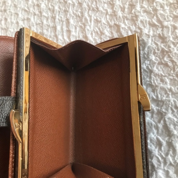 Vintage 1997 Authentic Louis Vuitton Kisslock bifold monogram wallet - Picture 15 of 15